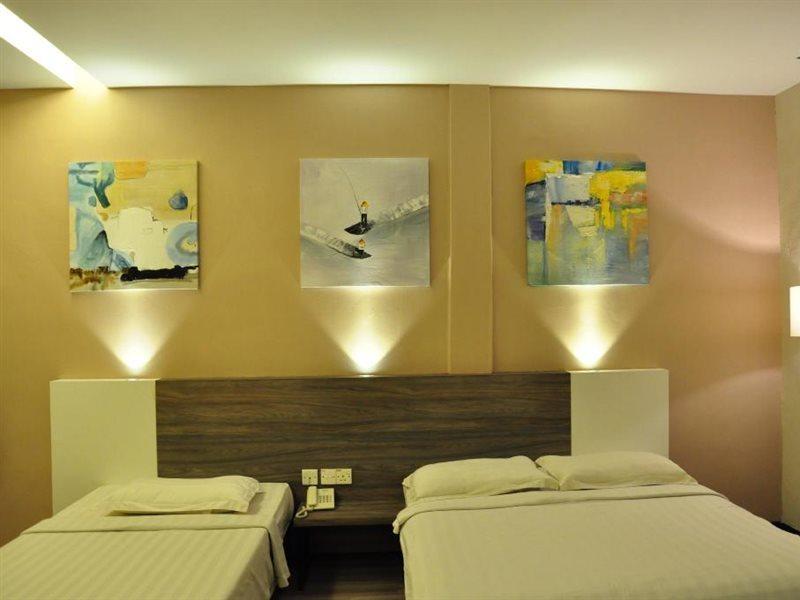 Frazel Inn Hotel Parit Buntar Eksteriør bilde
