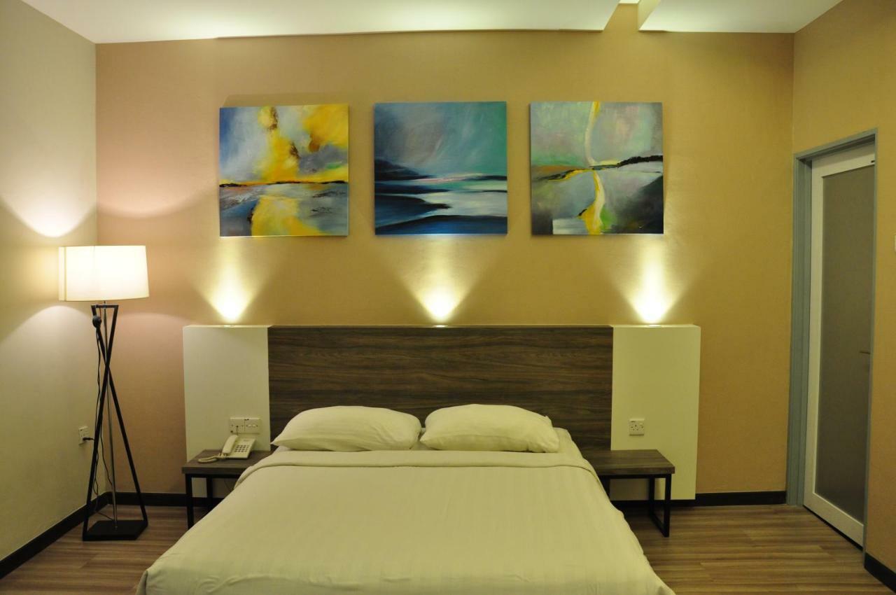 Frazel Inn Hotel Parit Buntar Eksteriør bilde
