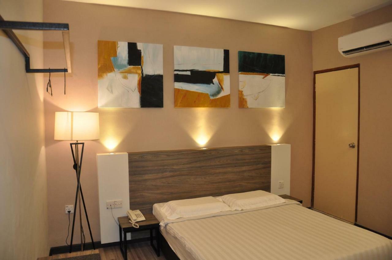 Frazel Inn Hotel Parit Buntar Eksteriør bilde