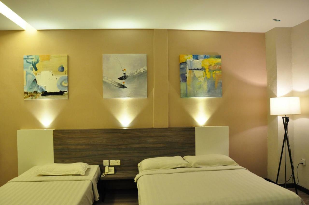Frazel Inn Hotel Parit Buntar Eksteriør bilde