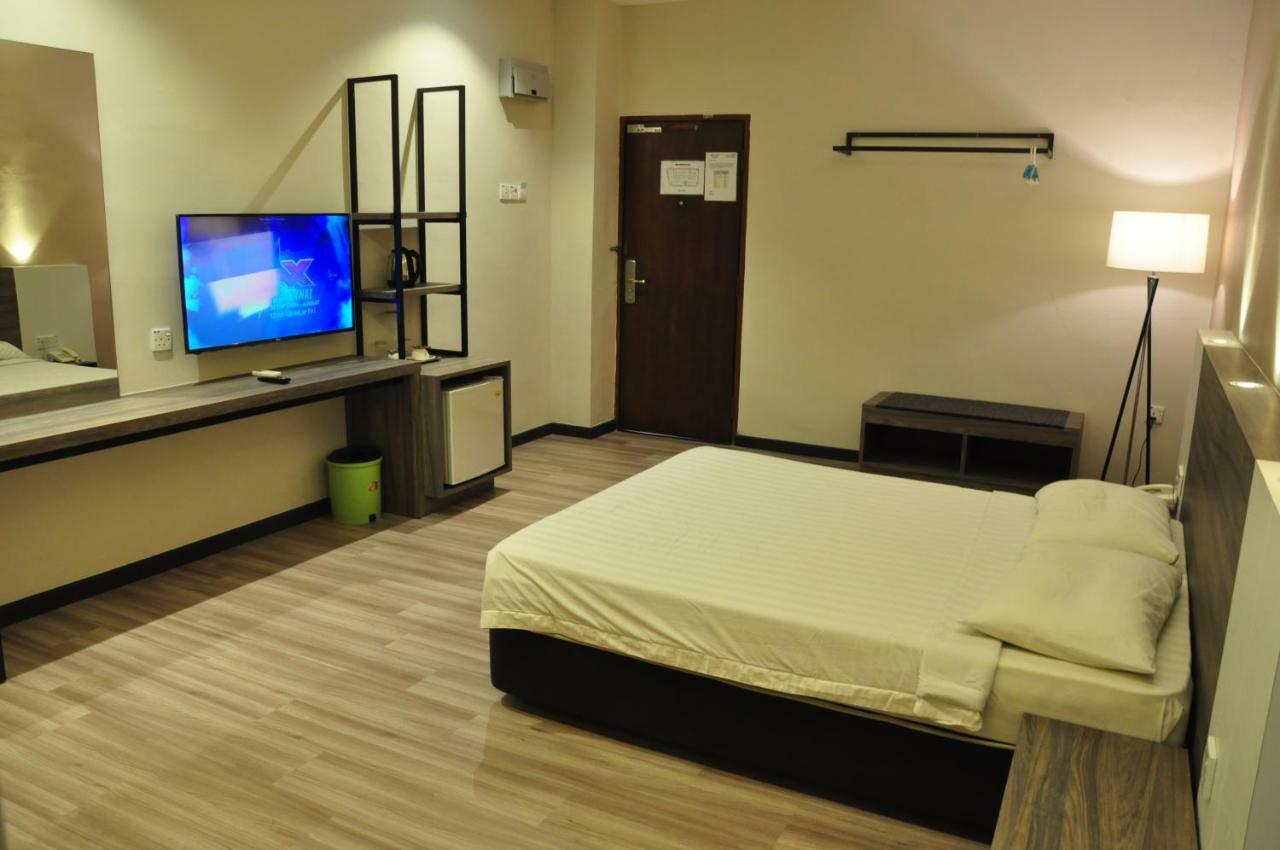 Frazel Inn Hotel Parit Buntar Eksteriør bilde