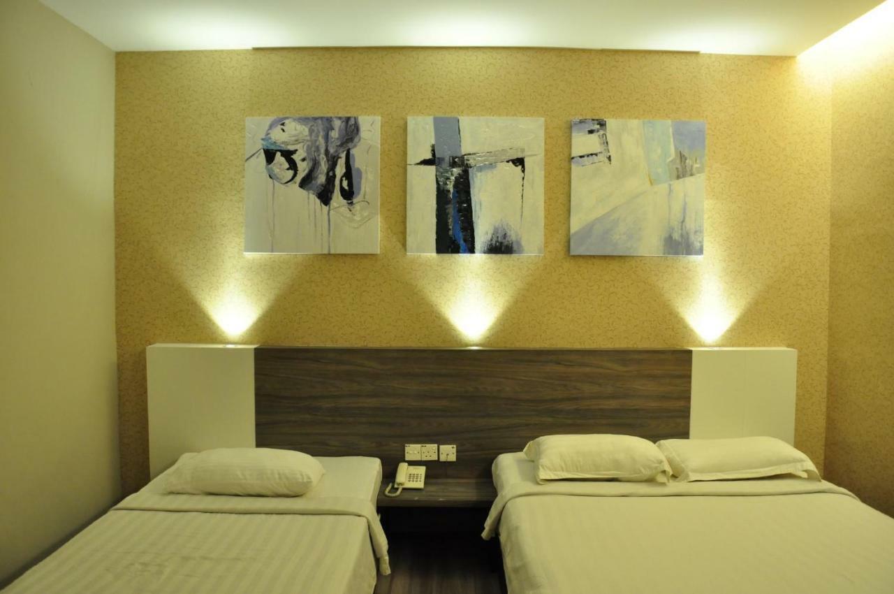 Frazel Inn Hotel Parit Buntar Eksteriør bilde