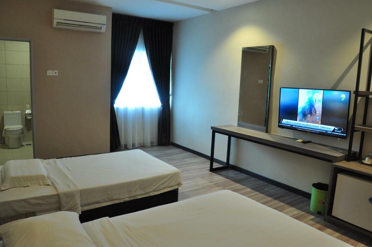 Frazel Inn Hotel Parit Buntar Eksteriør bilde