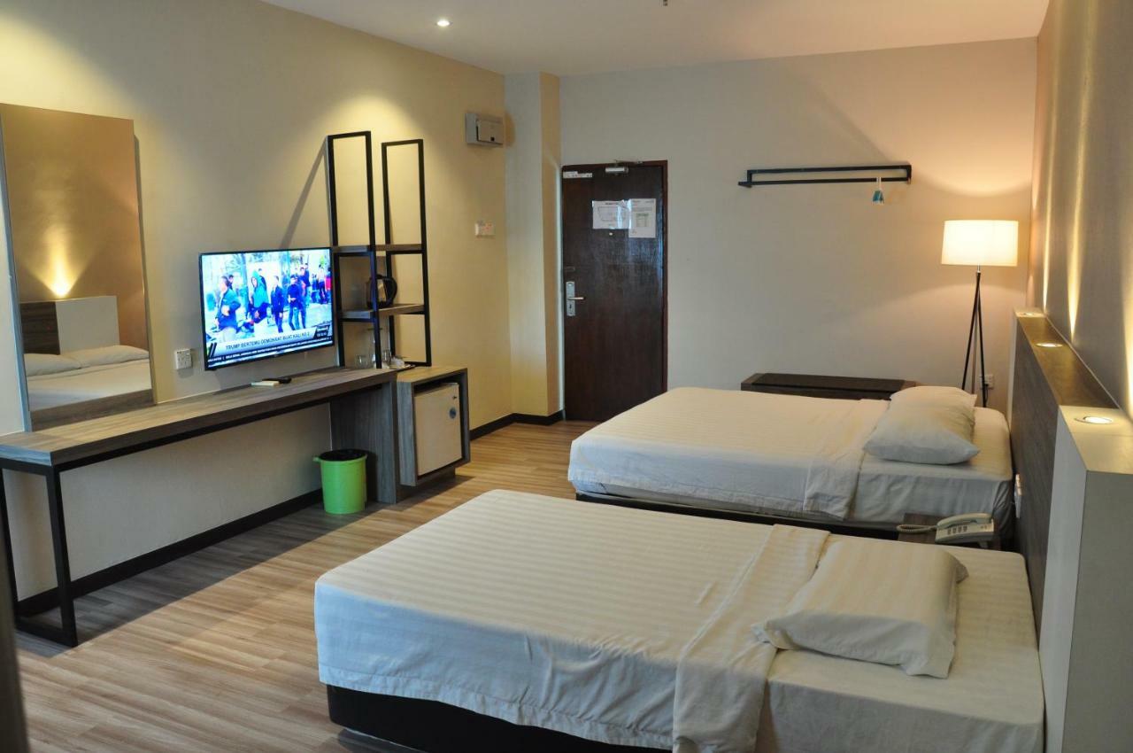 Frazel Inn Hotel Parit Buntar Eksteriør bilde