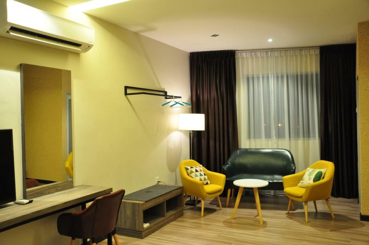 Frazel Inn Hotel Parit Buntar Eksteriør bilde