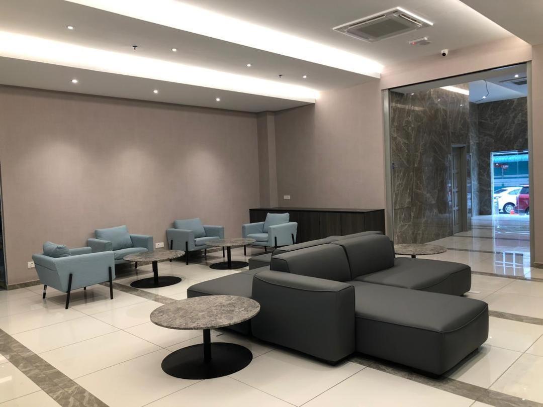 Frazel Inn Hotel Parit Buntar Eksteriør bilde