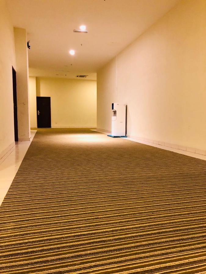 Frazel Inn Hotel Parit Buntar Eksteriør bilde